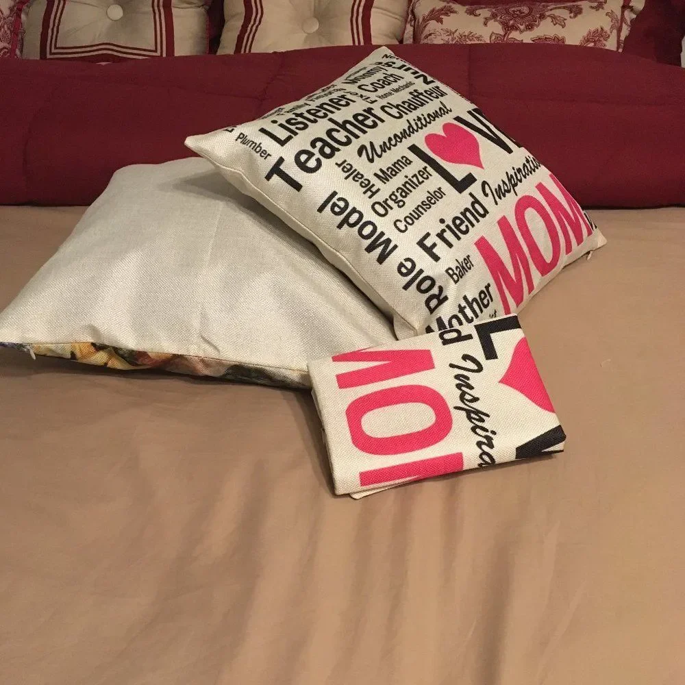 NWOT - Decorative Pillow Cover Honoring Mom as Master of Everything. Beige Pink+